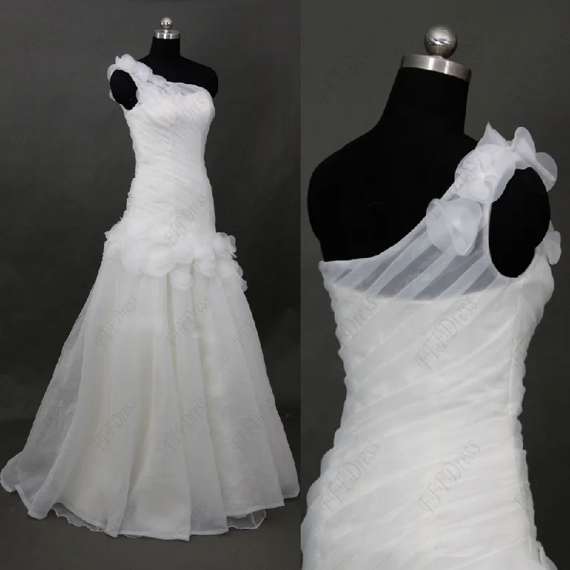 One shoulder flowers wedding dress